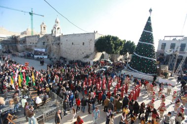 Batı BANK, Beytüllahim: 24 Aralık 2015 'te Beytüllahim' de Noel kutlamaları kapsamında kalabalık toplandı    