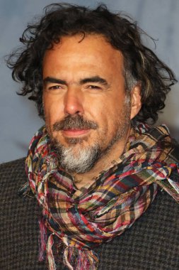 İngiltere, Londra: Alejandro Gonzalez Inarritu, Leonardo DiCaprio 'nun oynadığı Inarritu' nun Oscar ödüllü filmi hortlağın İngiltere prömiyeri için 14 Ocak 2016 'da Londra' daki Leicester Meydanı 'nda kırmızı halıya çıktı..