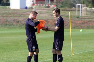 Marcus Pedersen ve Thomas Srum, sahadaki futbolcular.