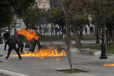 GREECE, Atina: 4 Şubat 2016 'da Atina' da büyük çaplı bir protesto sırasında göstericiler.    