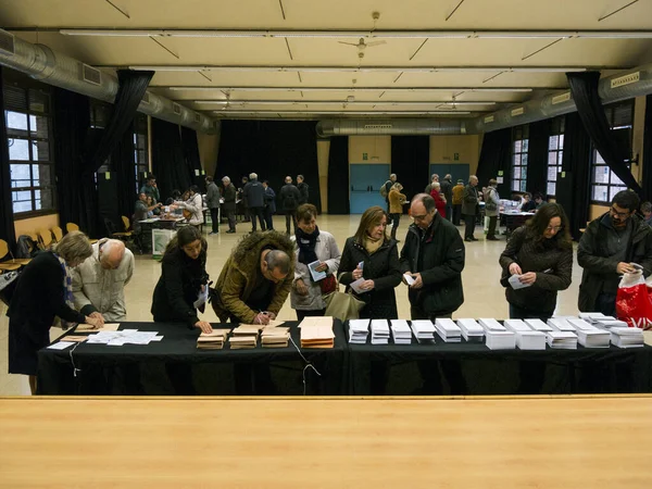 Espanha Barcelona Votação Dezembro 2015 Barcelona Como Eleitores Espanhóis Votam — Fotografia de Stock