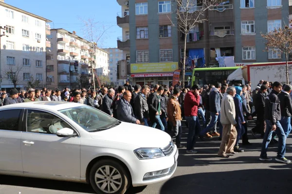 Turkey Diyarbakir Protesters March Streets Diyarbakir Turkey December 2015 — Photo