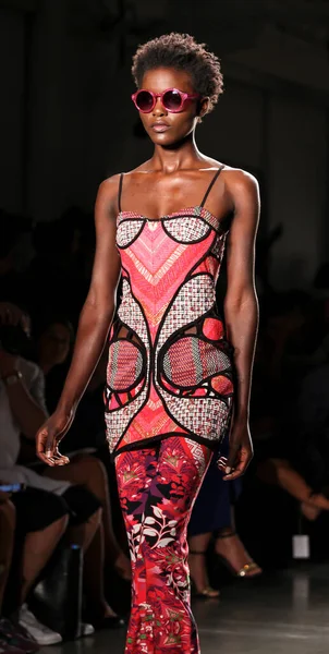 Afrikansk Amerikansk Modell Custo Barcelona Fashion Show New York Fashion — Stockfoto