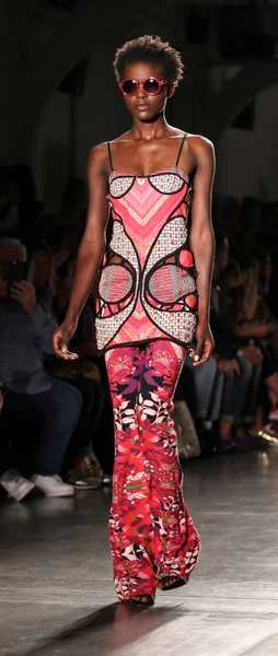 Afrikai Amerikai Modell Custo Barcelona Fashion Show New York Fashion — Stock Fotó