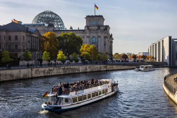 Berlin Germany Berlin Bundestag View River Boat — Stock Photo, Image