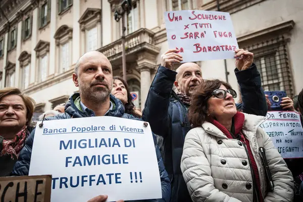 İTALYA - BANKLAR - ROMA PROTESİ