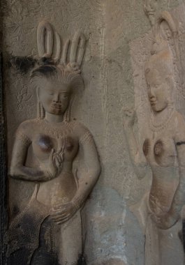 İki Apsaras görünümü