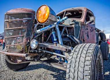 kalkış yarışlarında otomobiller       