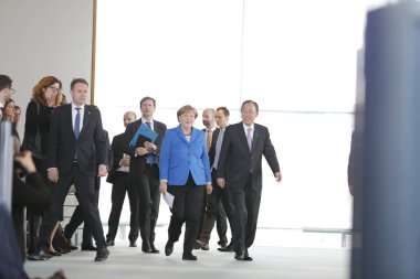  ALMANLIK - BERLİN MERKEL BAN Kİ-MÜZİK 