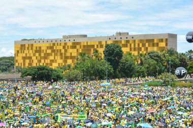 BRAZIL, Sao Paulo: Cumhurbaşkanı Dilma Rousseff 'in 13 Mart 2016' da Brezilya 'nın Sao Paulo kentinde görevden alınması yönünde düzenlenen gösteride hükümet karşıtı protestocular Avenida Paulista' yı sıkıştırdı.