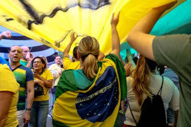 BRAZIL, Sao Paulo: Cumhurbaşkanı Dilma Rousseff 'in 13 Mart 2016' da Brezilya 'nın Sao Paulo kentinde görevden alınması yönünde düzenlenen gösteride hükümet karşıtı protestocular Avenida Paulista' yı sıkıştırdı.