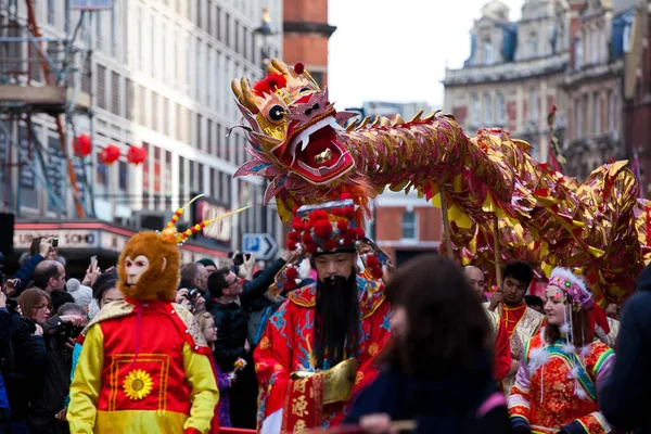Ludzie Świętujący Chiński Nowy Rok Londynie — Zdjęcie stockowe