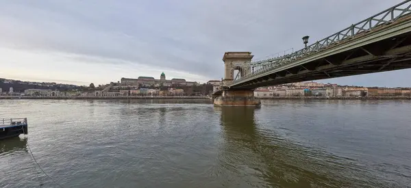 Красивый Вид Сеченый Цепной Мост — стоковое фото