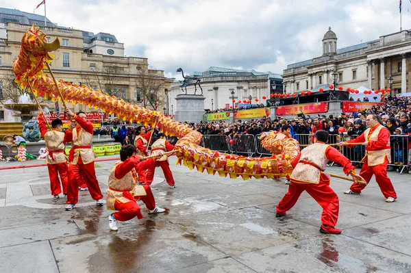 Ludzie Świętujący Chiński Nowy Rok Londynie — Zdjęcie stockowe