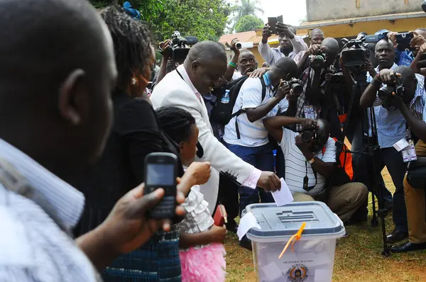 Uganda Rukungiri Líder Opositor Uganda Kizza Besigye Llega Para Emitir — Foto de Stock