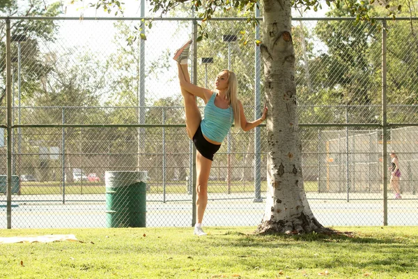 Mary Carey Celebrity Rehab Star Mary Carey Muestra Una Flexibilidad — Foto de Stock