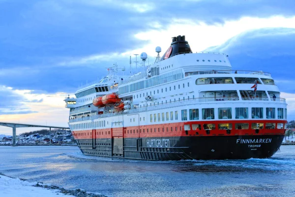 Weiß Rotes Finnmarken Kreuzfahrtschiff Norwegen — Stockfoto