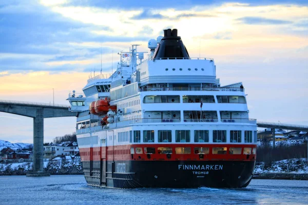 Crucero Finnmarken Blanco Rojo Norway —  Fotos de Stock