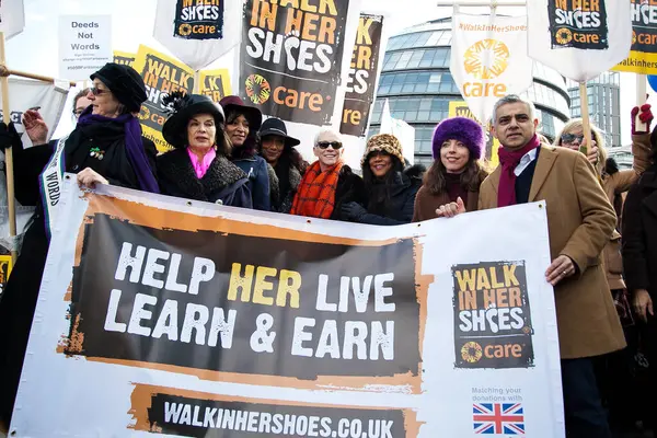 イギリス ロンドン デモ参加者 ロンドンで開催された Walk Her Shoes イベント 2016年3月6日 — ストック写真