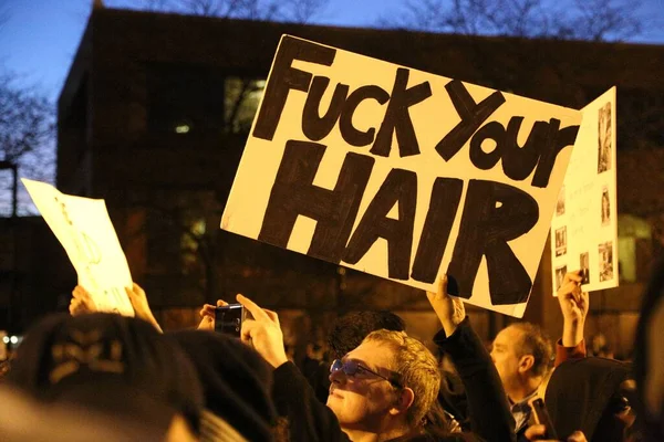 Илиноис Чикаго Демонстранты Насмехаются Над Сторонниками Кандидата Президенты Республиканской Партии — стоковое фото