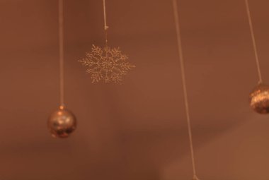 Yeni yılın yakın plan çekimleri ve arka plan için Noel dekorasyonu