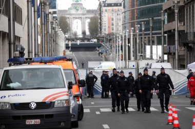 BRÜKSEL, Anderlecht: Belçika polisi 23 Mart 2016 'da Anderlecht' te bir dairede arama yaptı.