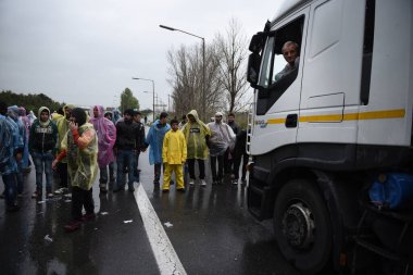 GREECE-IDOMENİ-Göçmenler Otoyol 'u Tıkadı