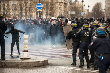 FRANCE PARIS - LABour Demonstrasyonundaki ayaklanmalar