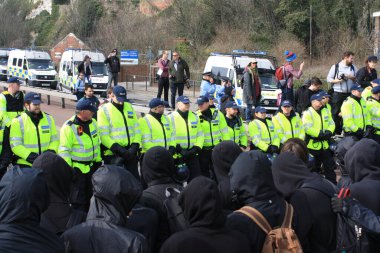  BRITAIN - YÖNETMENLİK - YASAK - Göçmenler - YÖNETMEN 