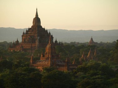 Bagan Arkeoloji Bölgesi 'ndeki tapınaklar ve pagodalar, Myanmar