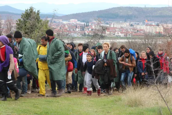 Greece Idomeni March 2016 Migrants Refugee Cross Surging River Way — Stock Photo, Image
