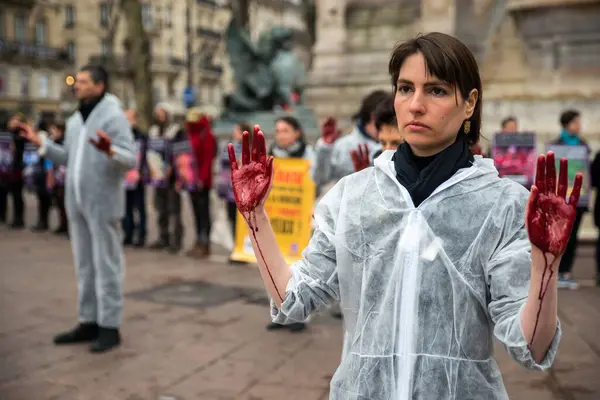 Frankrig Paris Medlemmer Vegansk Impact Association Udgør Med Blodige Hænder - Stock-foto