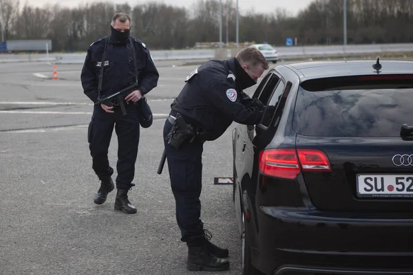 Frankreich Neuville Ferrain Französische Polizisten Kontrollieren März 2016 Fahrzeuge Der — Stockfoto