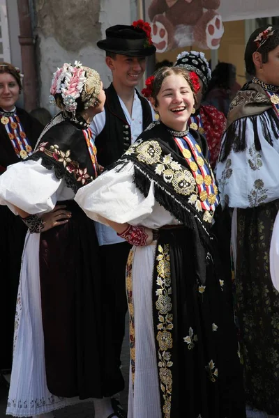 Persone Costumi Nazionali Croati Durante Festa Dakovo — Foto Stock
