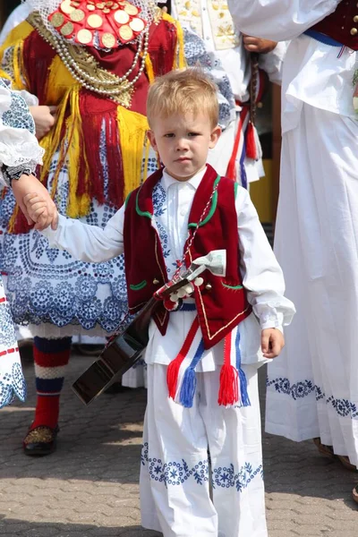 Люди Хорватских Национальных Костюмах Время Фестиваля Даково — стоковое фото