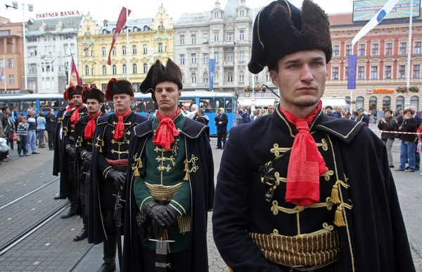 Čestná Stráž Cravatského Regimentu Populární Turistická Atrakce Záhřebu — Stock fotografie