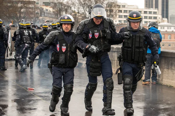フランスパリ 人々は労働者の抗議について — ストック写真