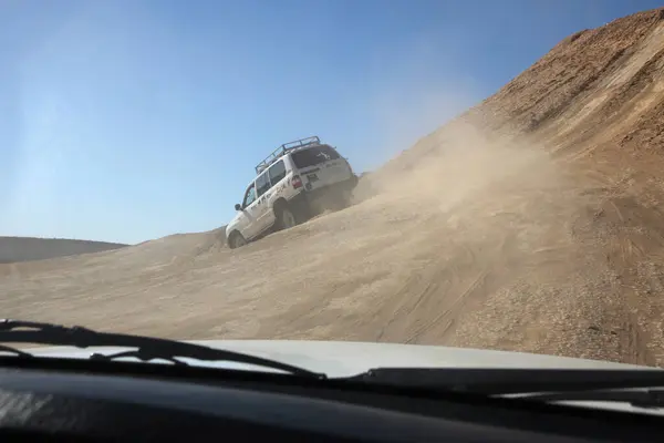 Auto Woestijn Overdag Uitzicht — Stockfoto