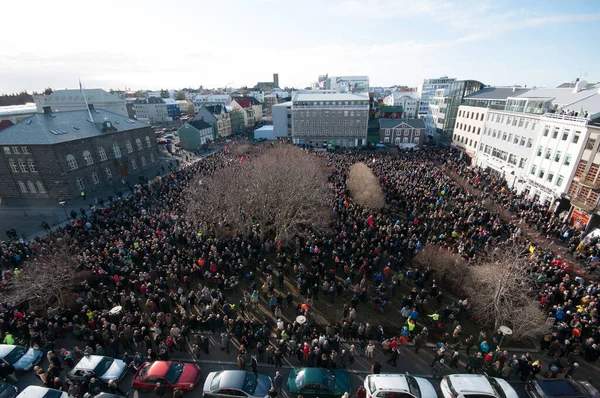 Iceland Reykjavik April 2016 Crowds Gather Iceland Parliament Demanding Prime — Stock Photo, Image