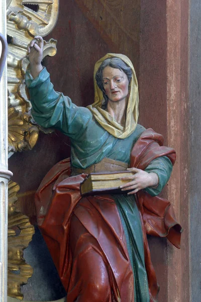 Posąg Anny Pobliżu Kościoła — Zdjęcie stockowe