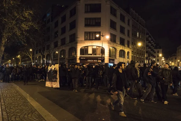 在法国巴黎举行的群众示威 Nuit Debout — 图库照片