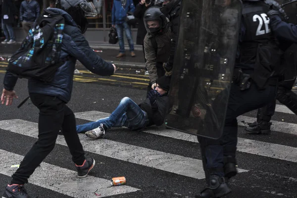 Переповнені Заворушення Під Час Демонстрації Праці Парижі Франція — стокове фото