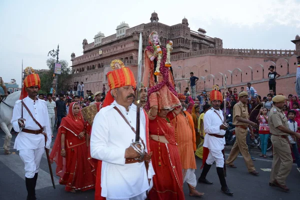 India Bikaner Devotees Take Part Traditional Procession Gangaur Festival Junagarh — Stock Photo, Image