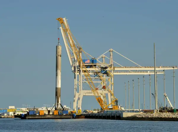 Usa Port Canaveral Des Morceaux Épave Spacex Falcon Sont Vus — Photo
