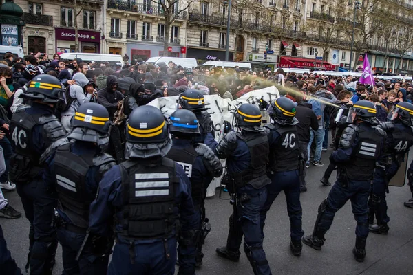 Πληθώρα Ταραχών Κατά Διάρκεια Εργατικής Διαδήλωσης Στο Παρίσι Γαλλία — Φωτογραφία Αρχείου