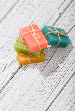 farklı renklerde renkli sabun