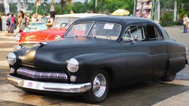 Ford Mercury 1949 Sokakta