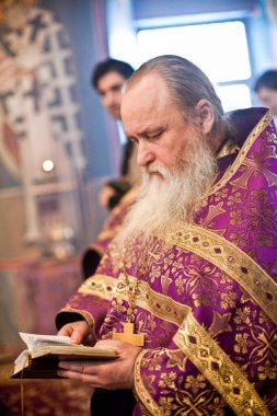 Moskova 'daki Aziz Peter Manastırında Piskopos Merkür ile Ortodoks ayini