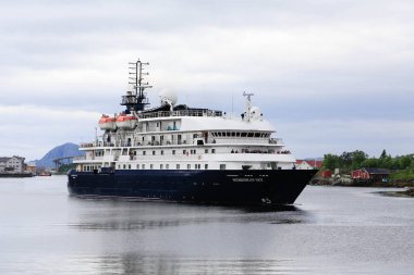 M.S Hebridean Gökyüzü Brnny Sesinden Geçti