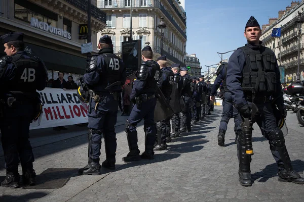 フランスパリ 人々は労働者の抗議について — ストック写真